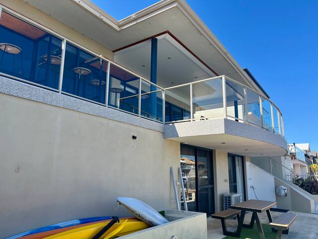 Port Bouvard Escape – Canal Home gallery image 2