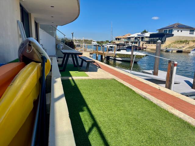 Port Bouvard Escape – Canal Home gallery image 4