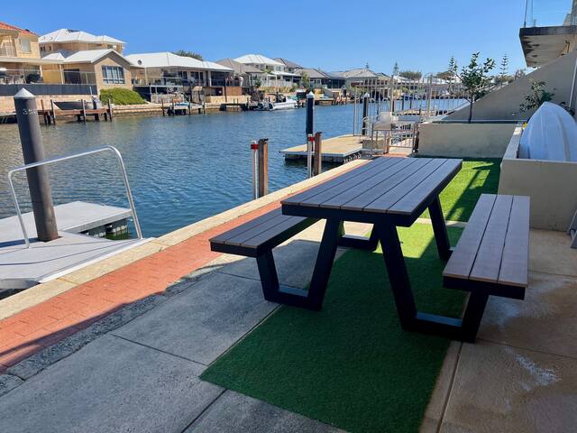 Port Bouvard Escape – Canal Home gallery image 5