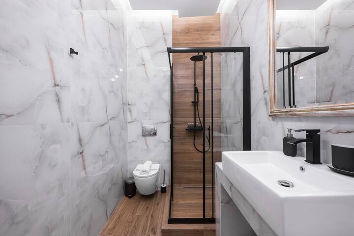 Homevision – Architectural Condo gallery image 5