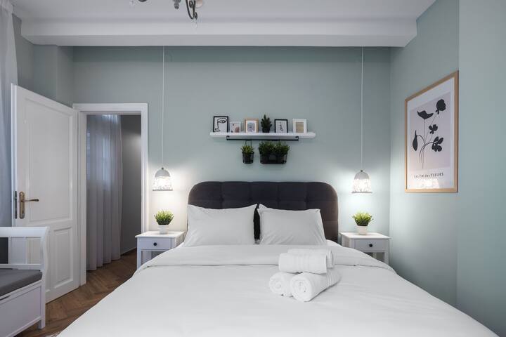 Homevision – Architectural Condo gallery image 2