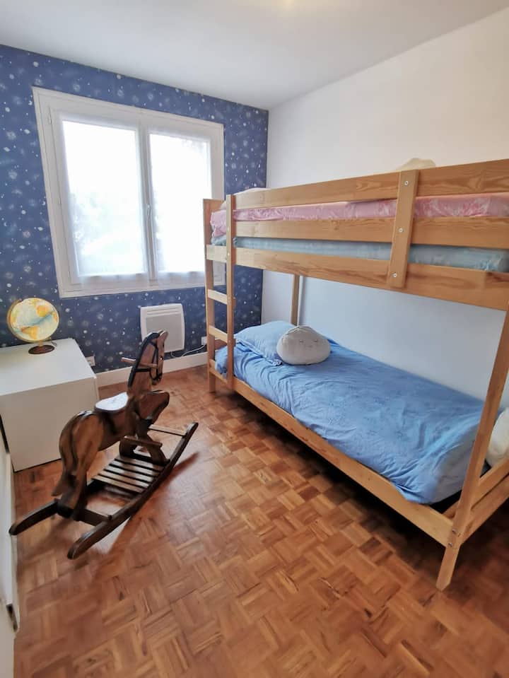 dormitorio 3: camas superpuestas en la planta baja