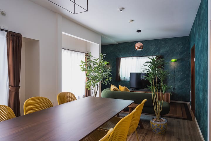 Shibuya Area! 4 Min to Yoyogi Park/4 BR/Sleeps 8 gallery image 2