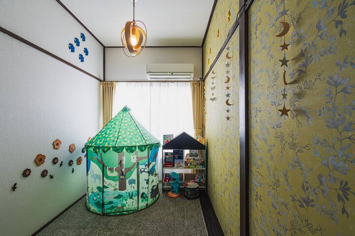 Shibuya Area! 4 Min to Yoyogi Park/4 BR/Sleeps 8 gallery image 5