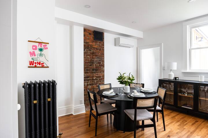 The Shannon House – 4Bed/2Bath + Free Parking! gallery image 3