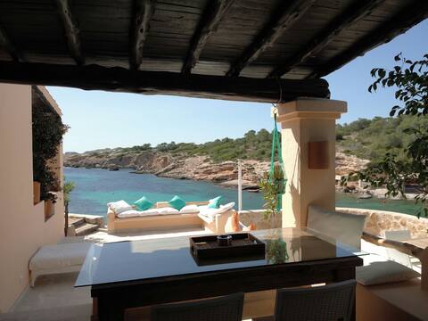 3 Ibiza Seafront & Sunset House, Cala Tarida.