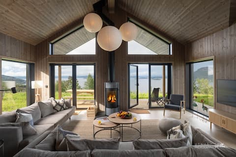 Fjordview Design Lodge • Panoramic Views & Sauna