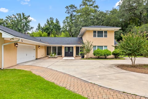 Spacious Haven w/ Pool & Hot Tub