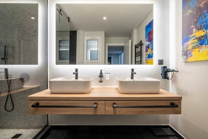 Athena Blue Lux Penthouse 2BR/2BA near Kolonaki gallery image 4