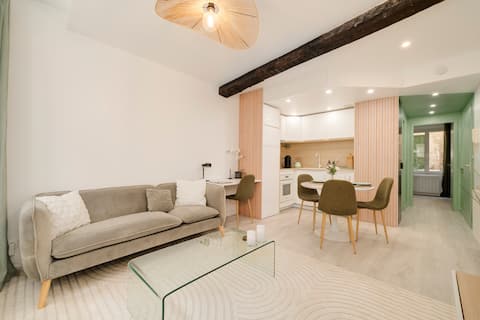 Hyper center: Very well-equipped