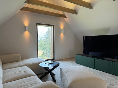 Top performing Airbnb: Foundation - Forest house with sauna & hot tub in Görlitz