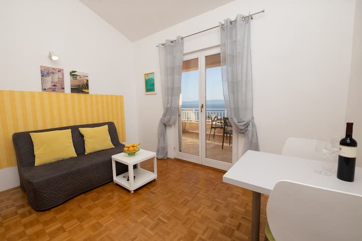 Botanika 3 (2 guests) sea view, parking place