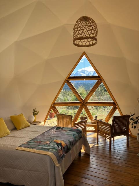 Enjoy a unique experience: Domo La Esmeralda