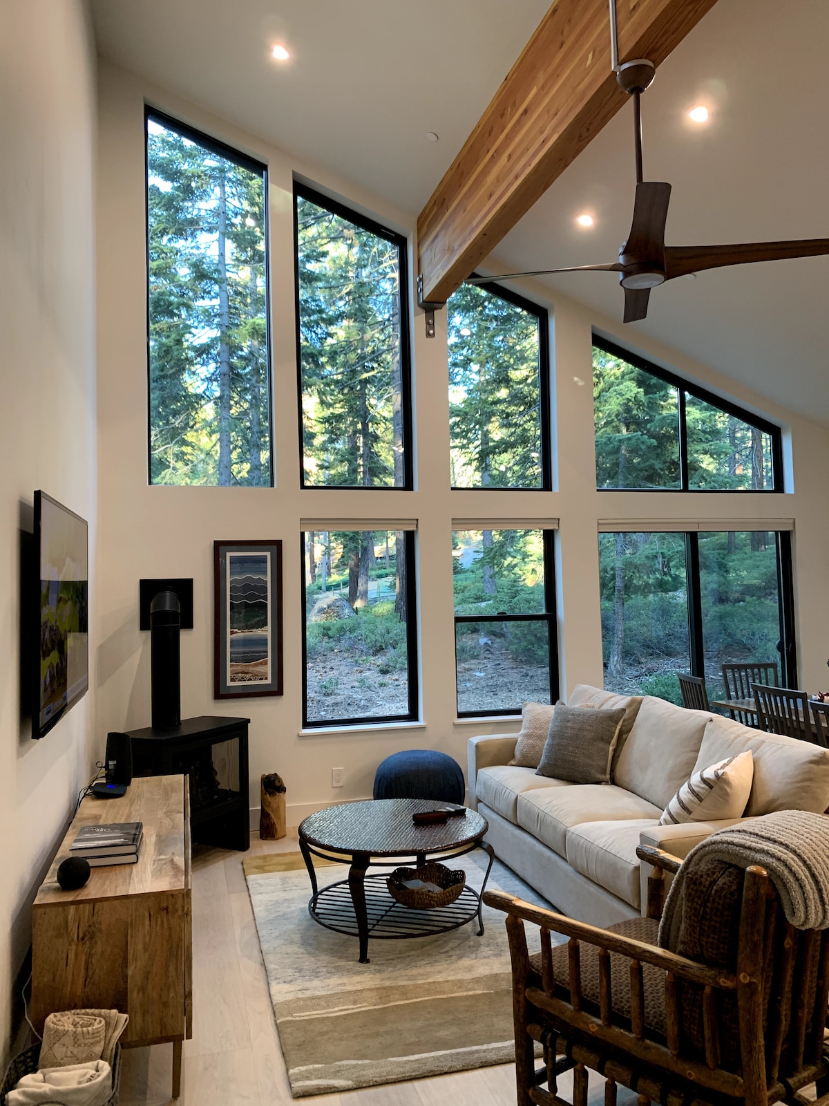 Successful Airbnb property: Tahoe Mountain Modern Home in Cedar Flat