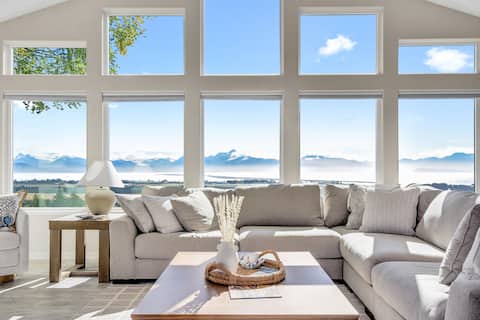 Spacious home w full Kachemak Bay views