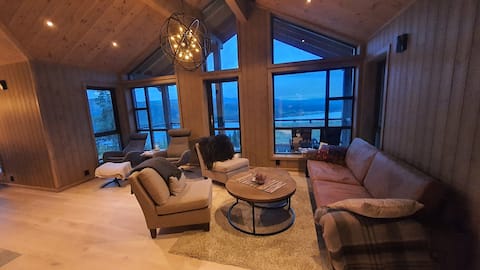 Great cabin with unique location!