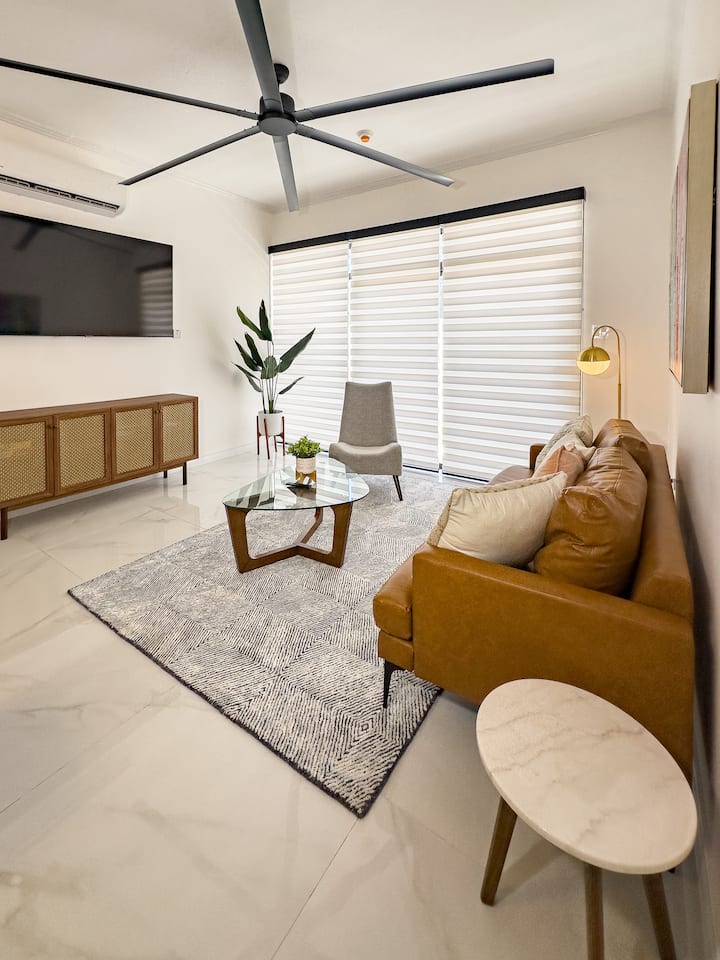 10 Min To Airport | King Bed, Pool & Self Check-in - Montego Bay