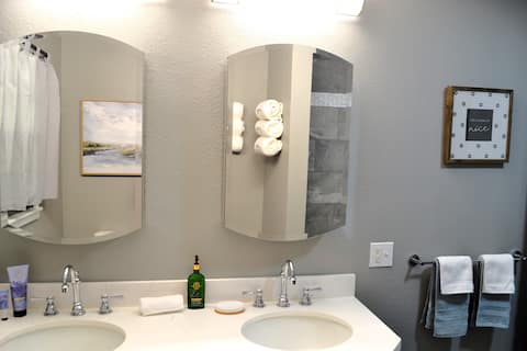 The Maxwell House
No cleaning fees