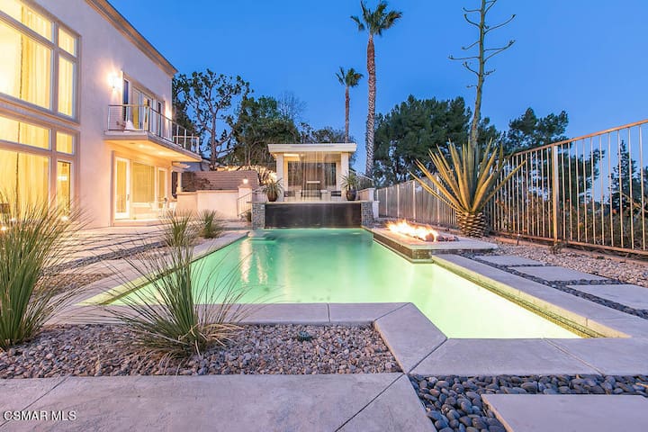 Upscale Residence with Pool/Spa. gallery image 2