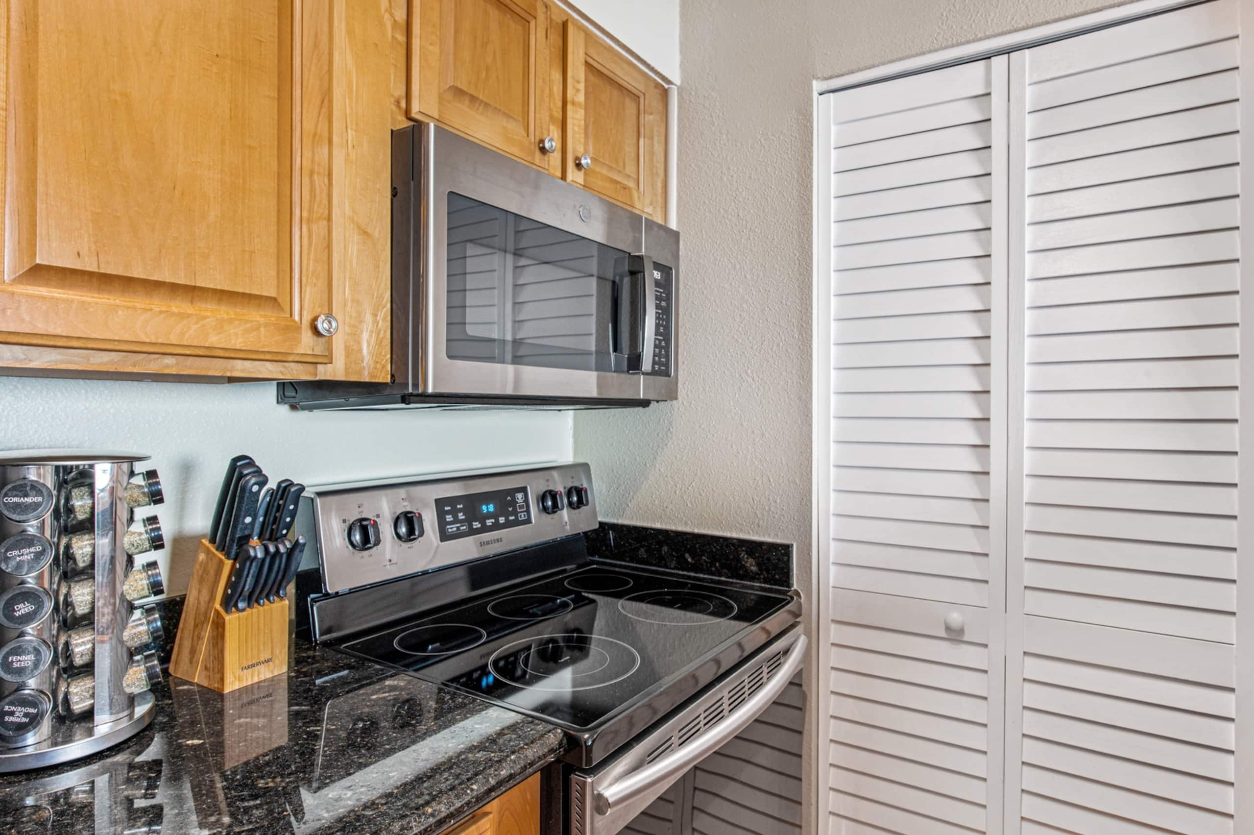 Condo in Lahaina · ★4.96 · 1 bedroom · 1 bed · 1 bath - Image 10