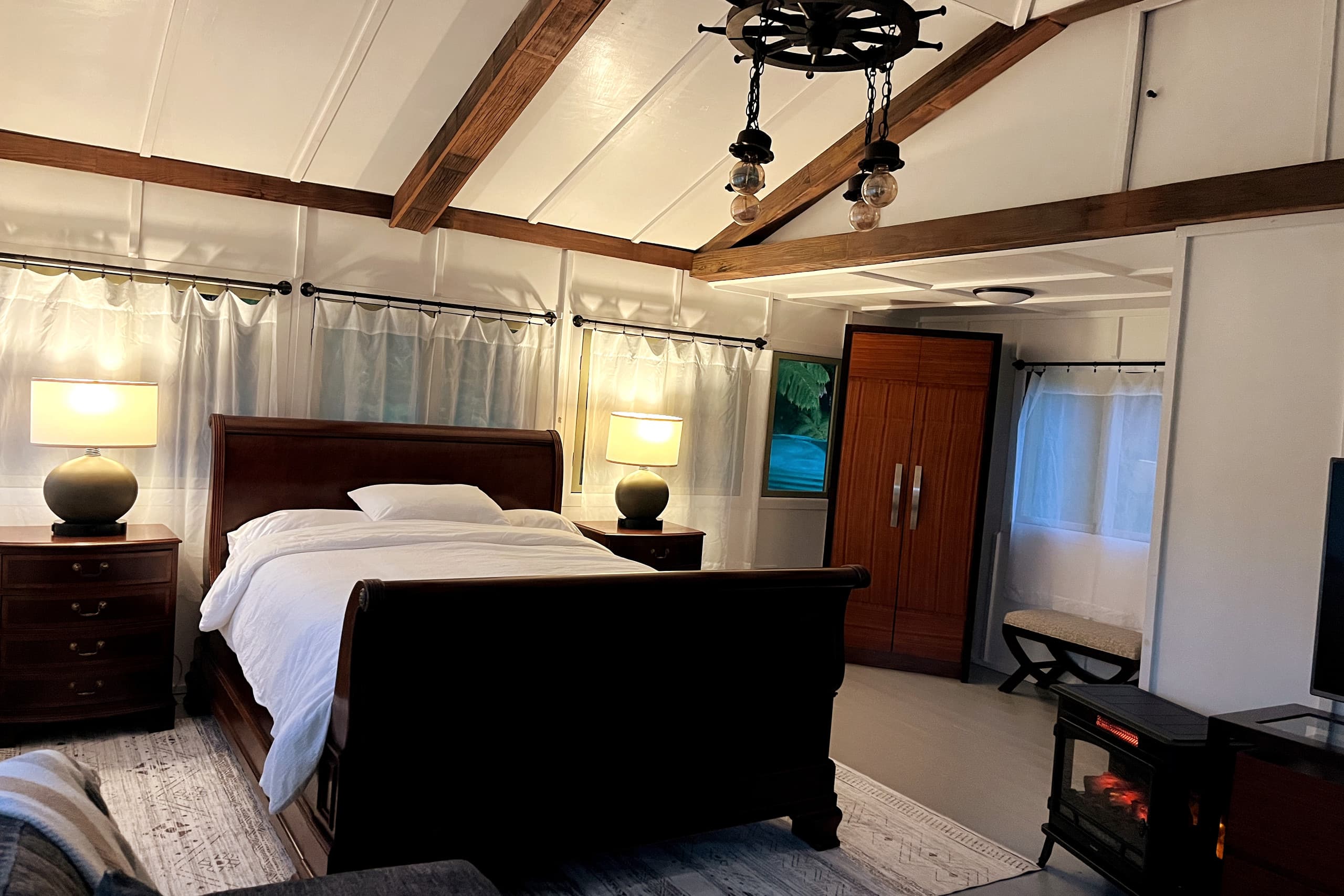 Guesthouse in Volcano · ★4.98 · Studio · 2 beds · 1 private bath - Image 13