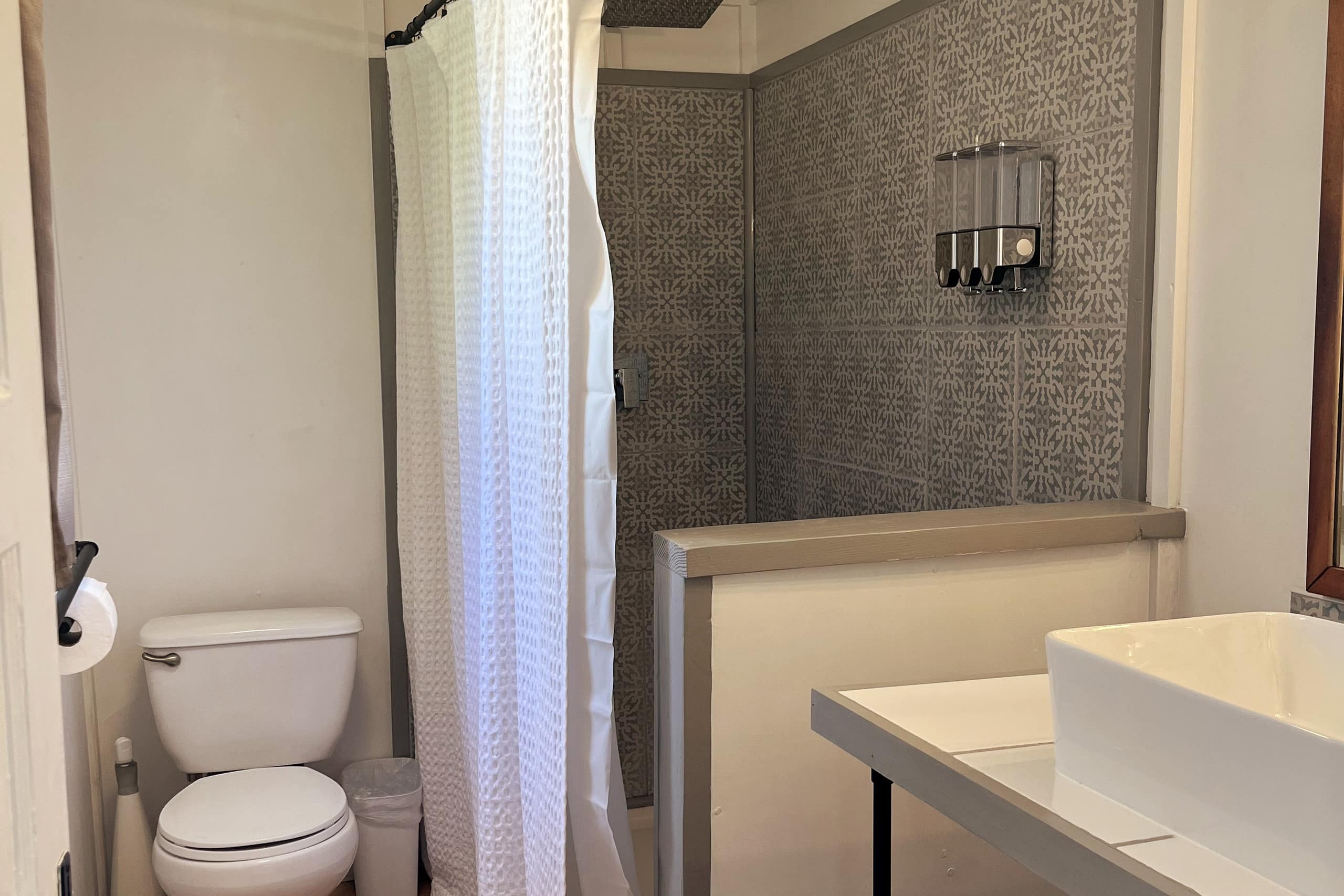Guesthouse in Volcano · ★4.98 · Studio · 2 beds · 1 private bath - Image 8
