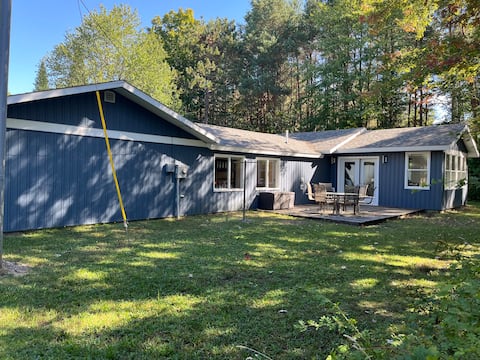 Lakeside Cottages -ON Benway Lake/Central Lake, MI