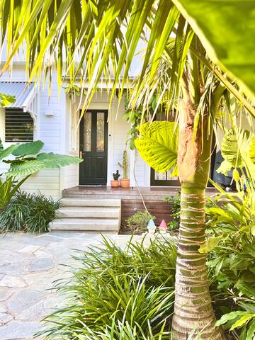 Freshwater Beach Family Escape gallery image 2