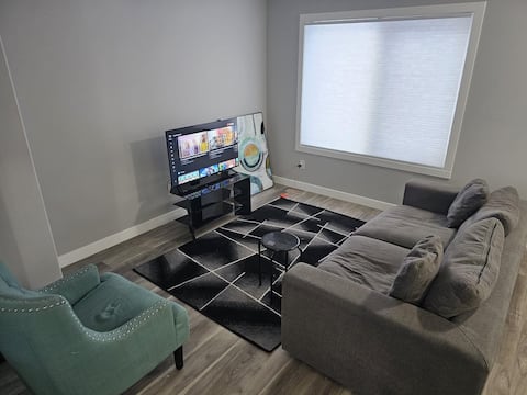 Top performing Airbnb: Comfy 3 bed house with garage STA No: 2400253 in Harbour Landing