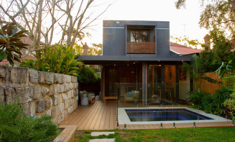 Large 3 bedroom home with pool gallery image 4