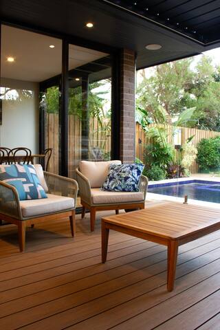 Large 3 bedroom home with pool