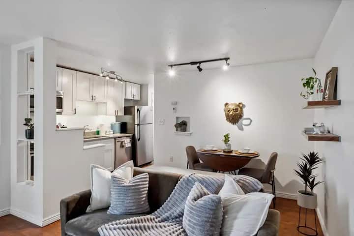Modern 1br | Lux Bedding | 30+ Days | Pets Welcome - Englewood, CO