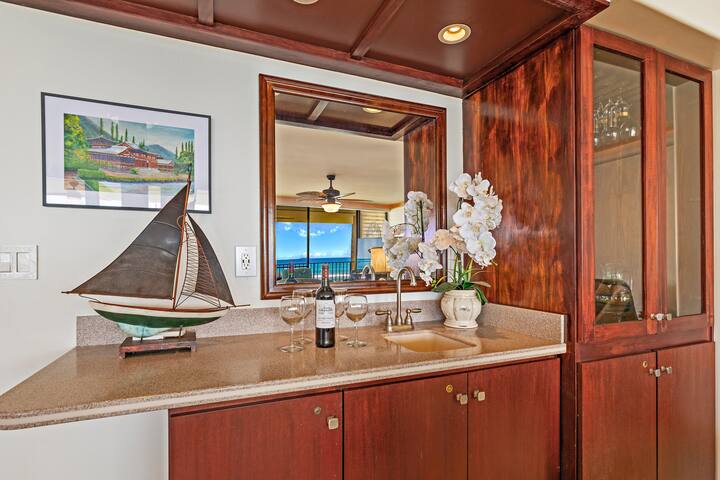 Luxury Dolphin Suite Oceanfront gallery image 5