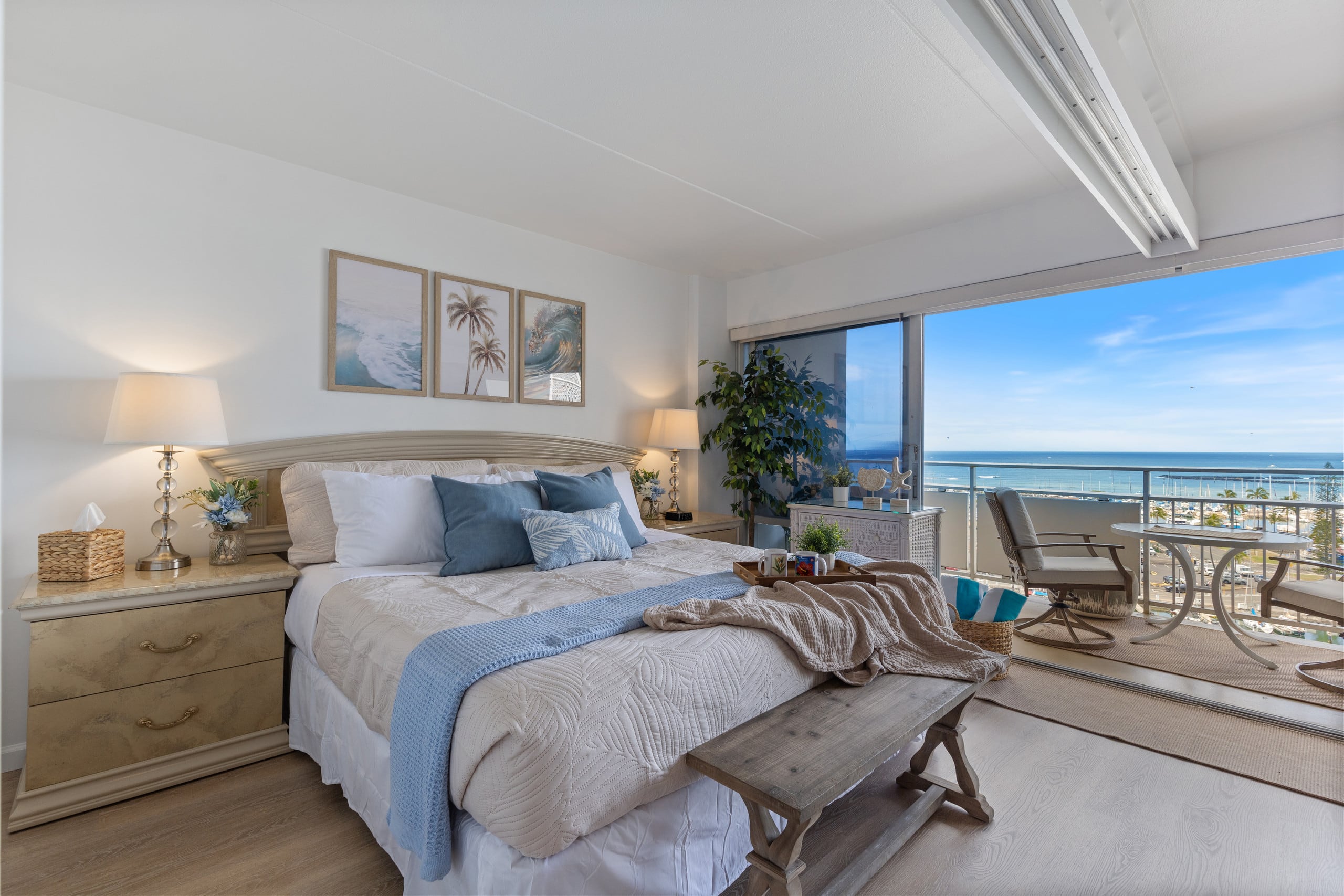 Condo in Honolulu · ★4.95 · 1 bedroom · 2 beds · 1 private bath - Image 15