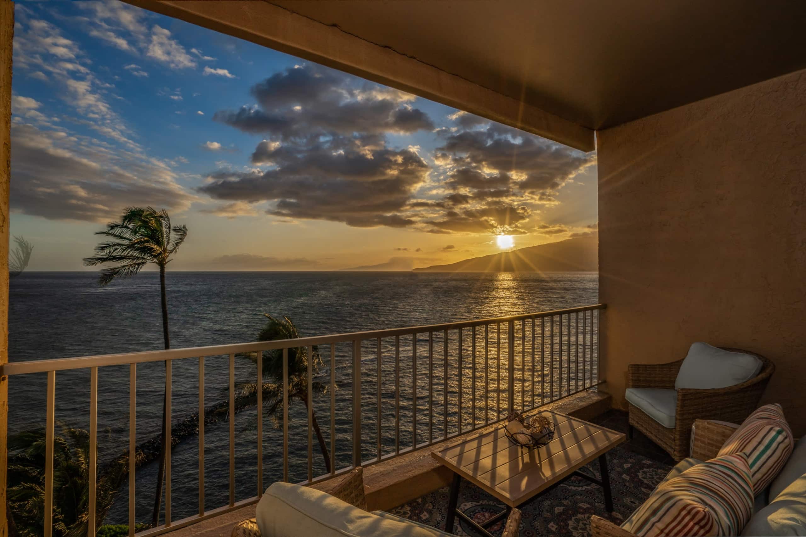 Pent house on the ocean - Photo 12