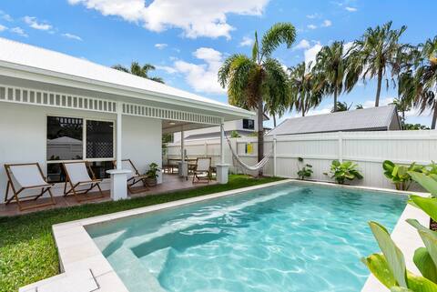 The Bird House: Poolside Haven a Stroll from Beach