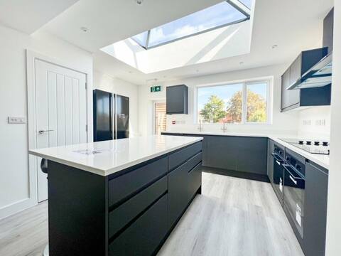 6 bed 3 bath luxury spacious new house