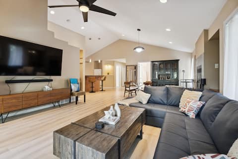 Top Airbnb: Lakeview Retreat with Hot Tub in Manitoba