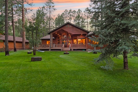 Luxe Golf Course Cabin • EV Charger • Fenced Yard