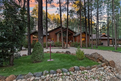 Luxe Golf Course Cabin • EV Charger • Fenced Yard