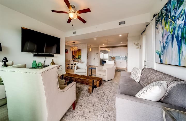 Luxury New Condo Madeira Beach - Madeira Beach, FL