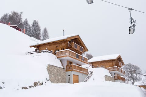 Escape to a luxury
Ski In-Ski Out Chalet.