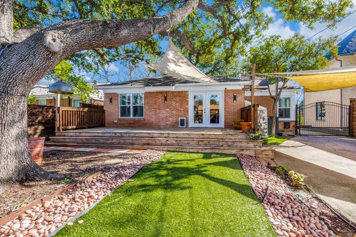 NEWCozy HP Cottage-ModernHome w/PrivateOffice&Yard gallery image 2