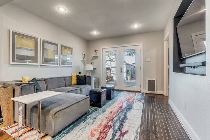 NEWCozy HP Cottage-ModernHome w/PrivateOffice&Yard gallery image 5