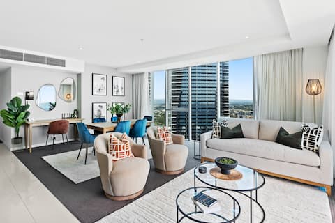 Popular Airbnb listing: Above Hilton - Lvl 31 Luxury Ocean View in Surfers Paradise