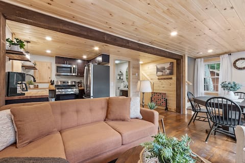 Popular Airbnb listing: The little house on Mirror Pond in Worcester