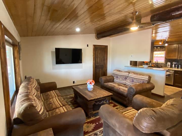 Willie's Grand Canyon Lodge - Grand Canyon National Park