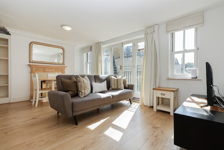 Two Bed Two Bath In Kensington - Chelsea - London
