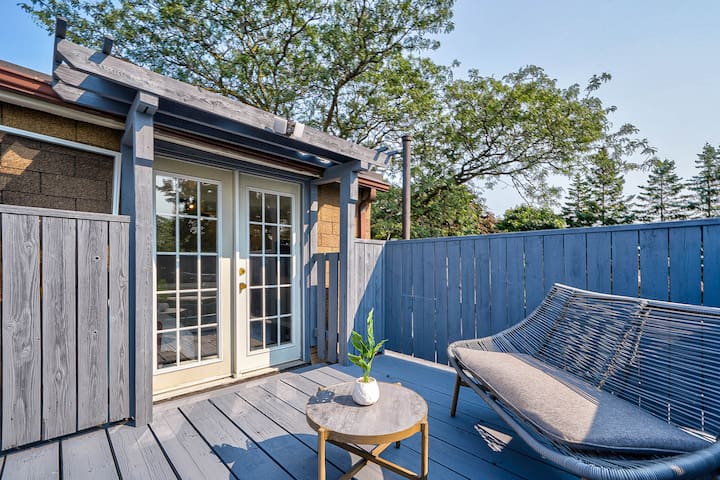 Dec Deal/Toronto 4bdrs/Greektown/3 Parkings/Foodie