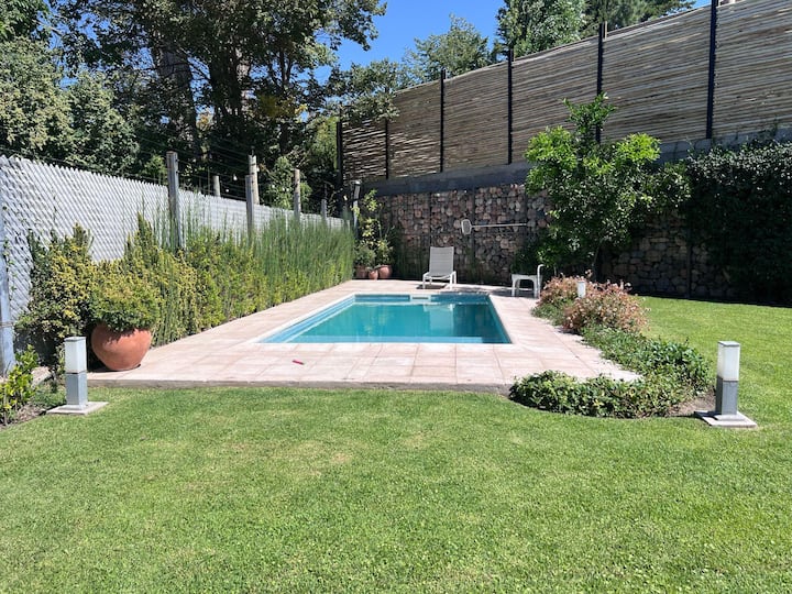 Casa Amplia·pileta Climatizada·b Privado·chacras - Argentina